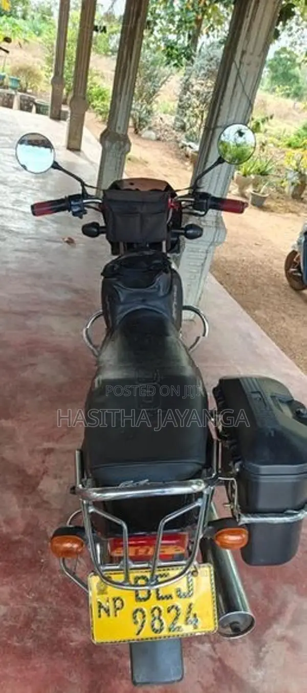 Bajaj CT100 2016