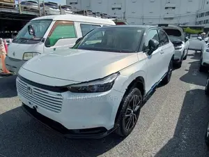 Honda Vezel Z Play with MoonRoof 2025