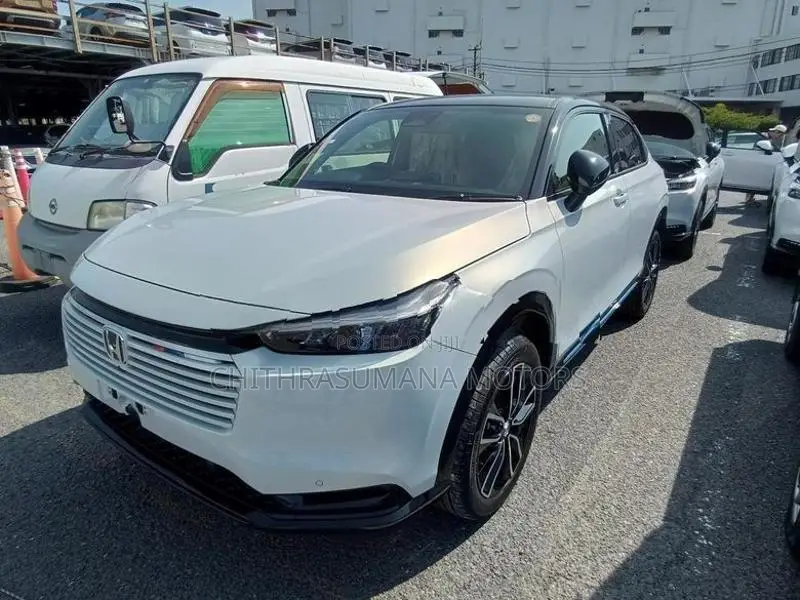 Honda Vezel Z Play with MoonRoof 2025