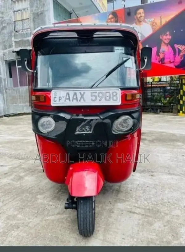 Bajaj RE 2015