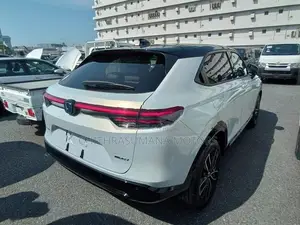 Honda Vezel Z Play with MoonRoof 2025