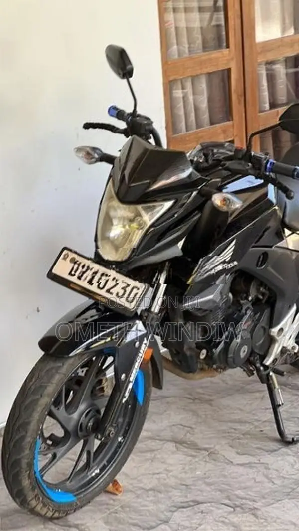 Honda CB Hornet 2016
