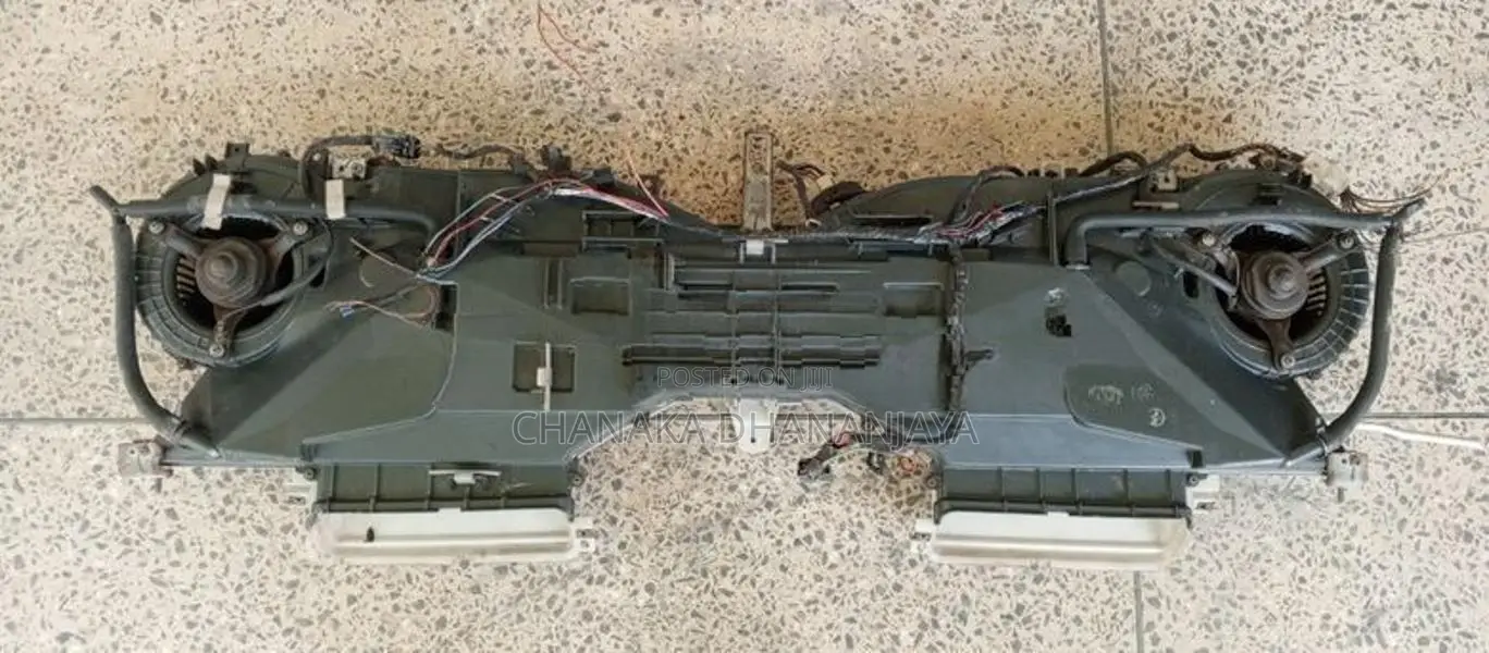 Toyota Dolphin Rear AC Plant with Cover
