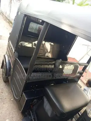 Bajaj RE 2011