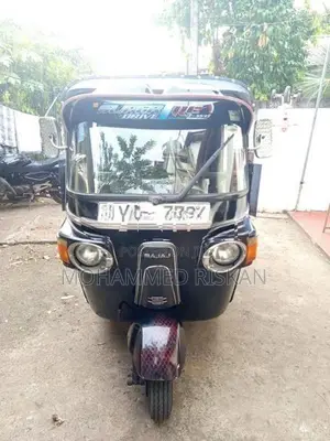 Bajaj RE 2011