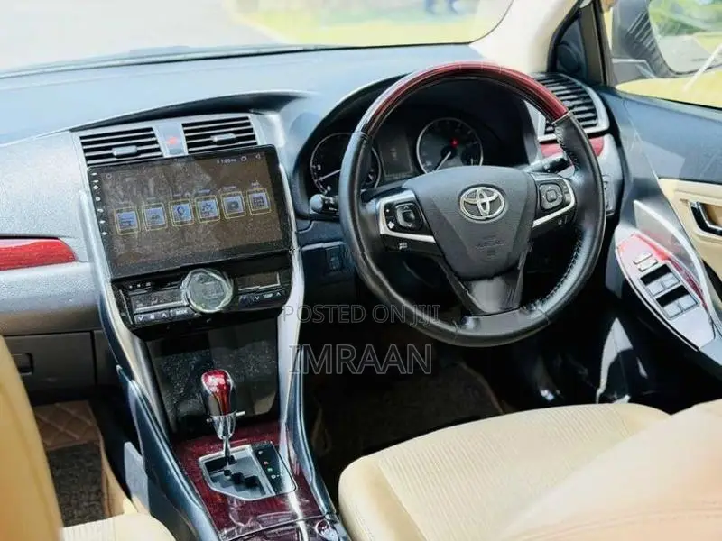 Toyota Premio G Superior 2018