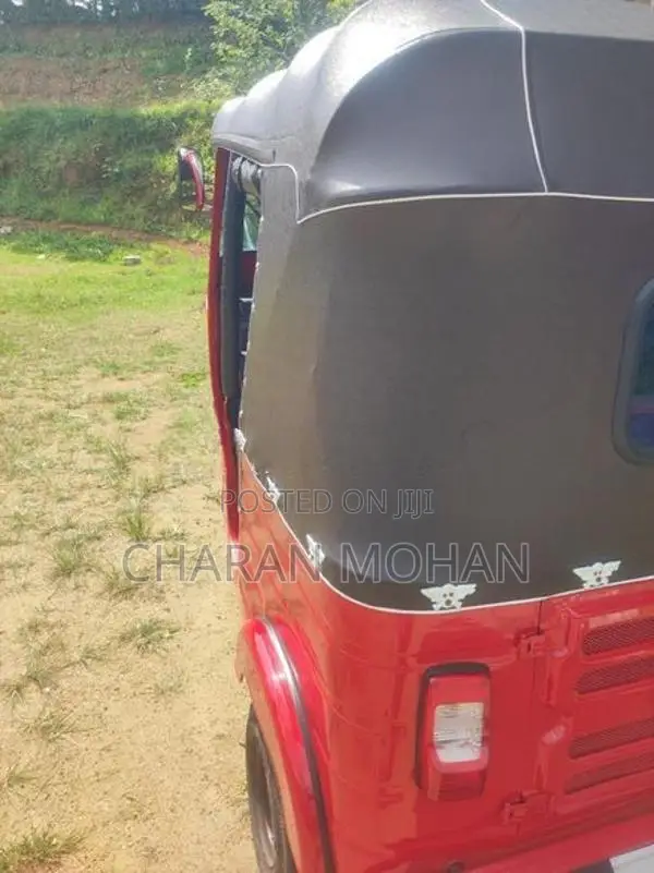 Bajaj RE 2011