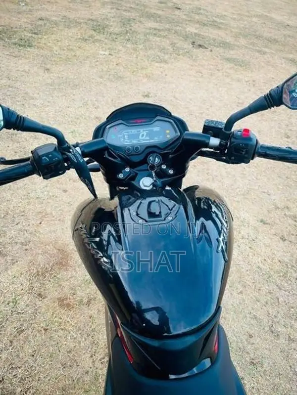 Bajaj Pulsar NS200 Red Black 2026