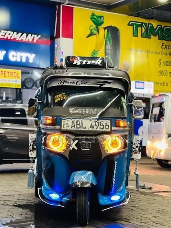Bajaj RE 2018
