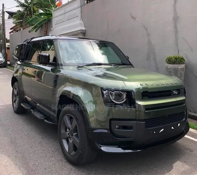 Land Rover Defender P300E X-Dynamic HSE 2026