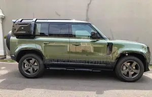 Land Rover Defender P300E X-Dynamic HSE 2026