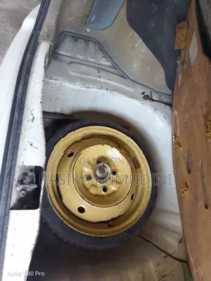 Toyota Starlet NP90 1997
