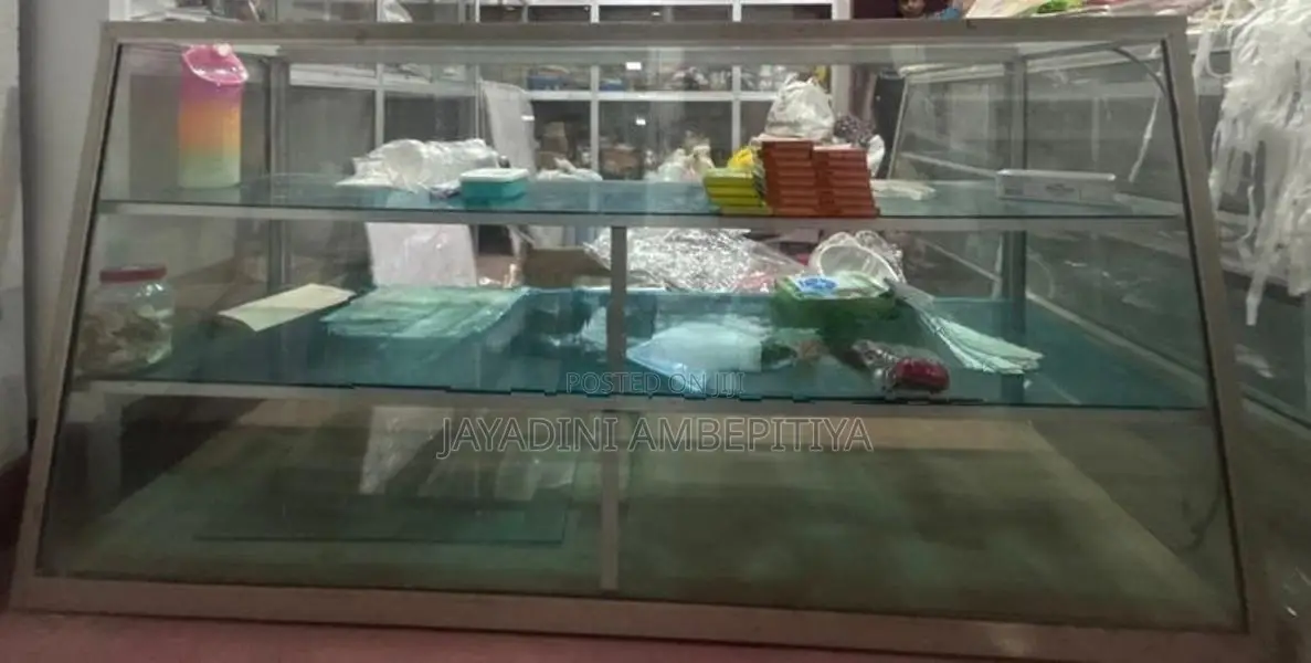 Aluminium Showcase