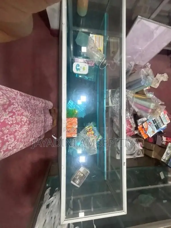 Aluminium Showcase