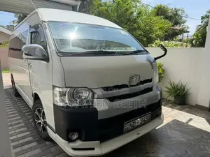 Toyota GDH 223 Power Door 2018
