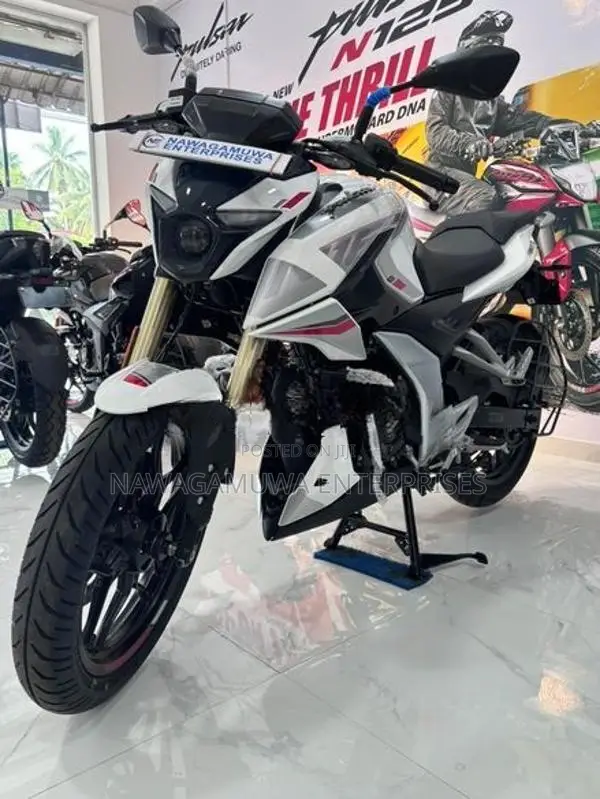 Bajaj Pulsar N160 Premium 2026
