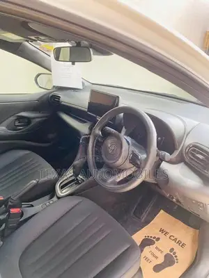 Toyota Yaris G GRADE LED BSM 2026