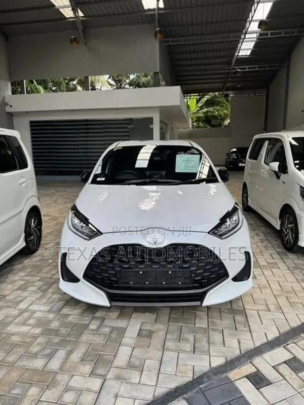 Toyota Yaris G GRADE LED BSM 2026