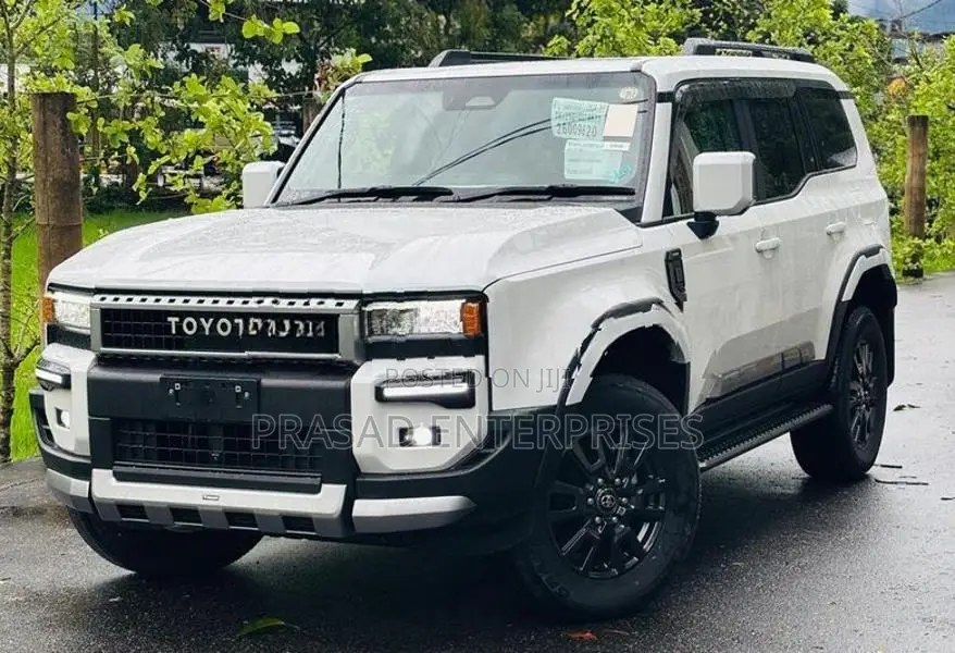 Toyota Land Cruiser VX 2025