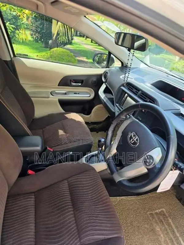 Toyota Aqua G Limited 2013