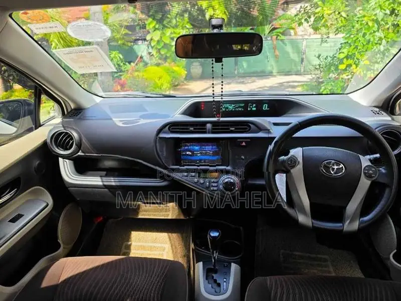 Toyota Aqua G Limited 2013