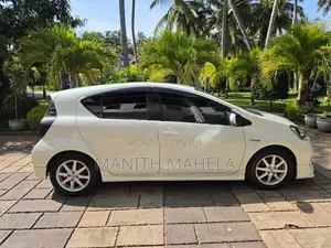 Toyota Aqua G Limited 2013