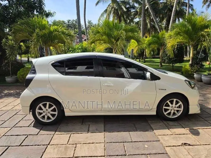 Toyota Aqua G Limited 2013