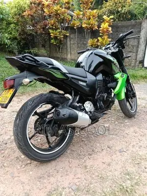 Yamaha FZ S 2012
