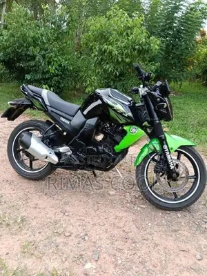 Yamaha FZ S 2012