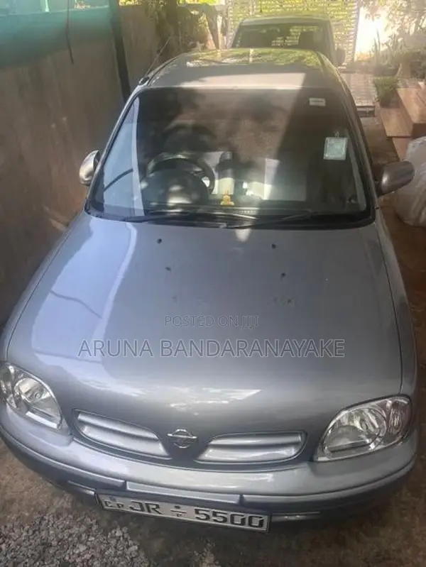 Nissan March 2002