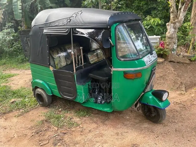 Bajaj RE 2 strok 2004