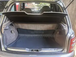 Nissan March 2002