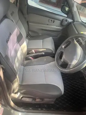 Nissan March 2002