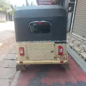 Bajaj RE 1995