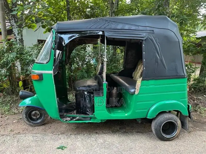 Bajaj RE 2 strok 2004