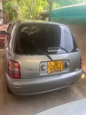 Nissan March 2002