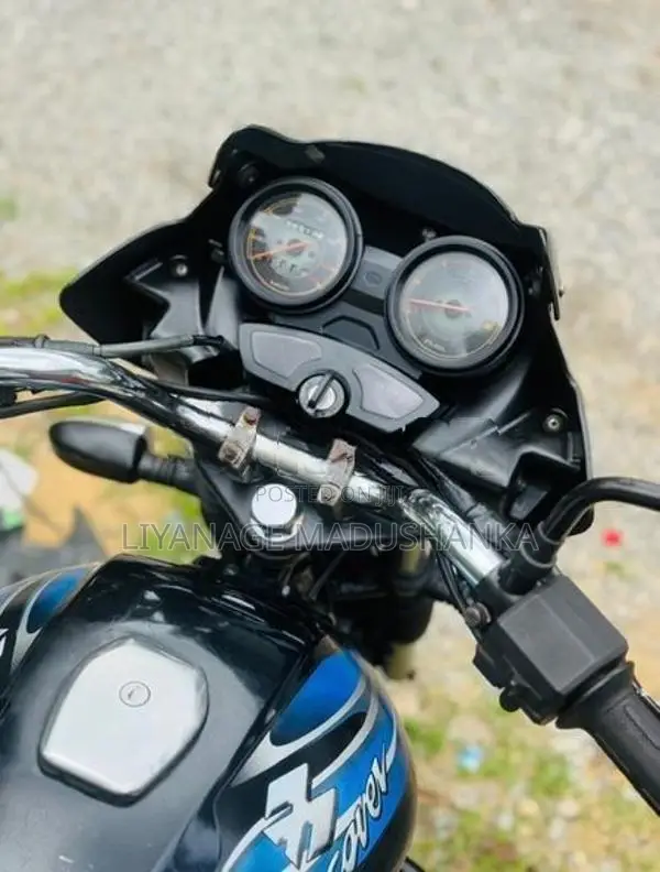 Bajaj Discover 2017