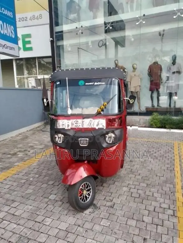 Bajaj RE 2016