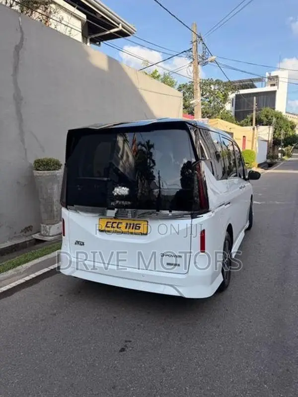 Nissan Serena Highway Star V 2025