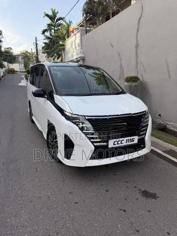 Nissan Serena Highway Star V 2025