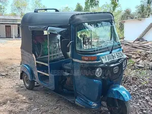 Bajaj RE 2016