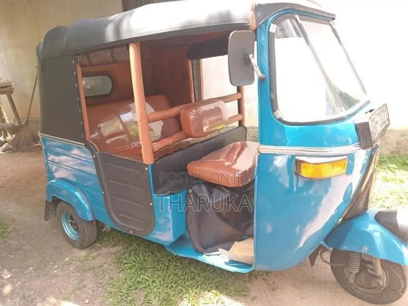 Bajaj RE 2002