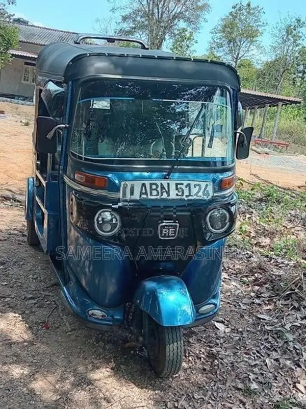 Bajaj RE 2016