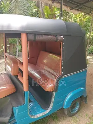 Bajaj RE 2002