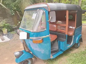 Bajaj RE 2002