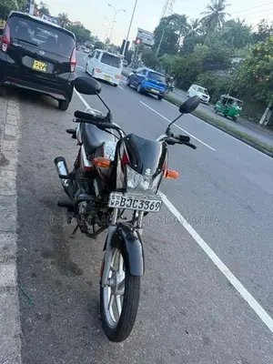 Bajaj CT100 ES 2022