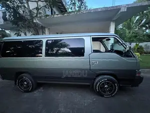 Nissan Caravan 1999