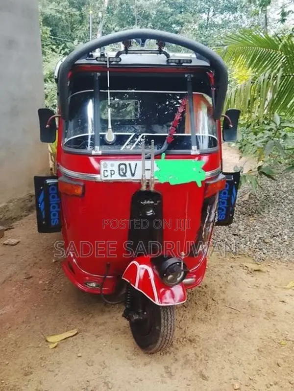 Bajaj RE 2010