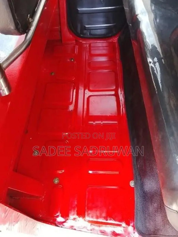 Bajaj RE 2010