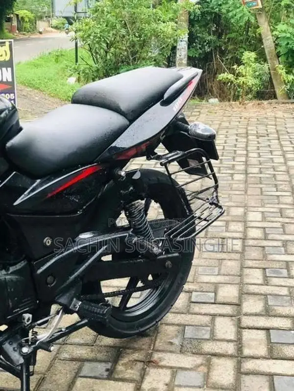 Bajaj Pulsar 180 2012